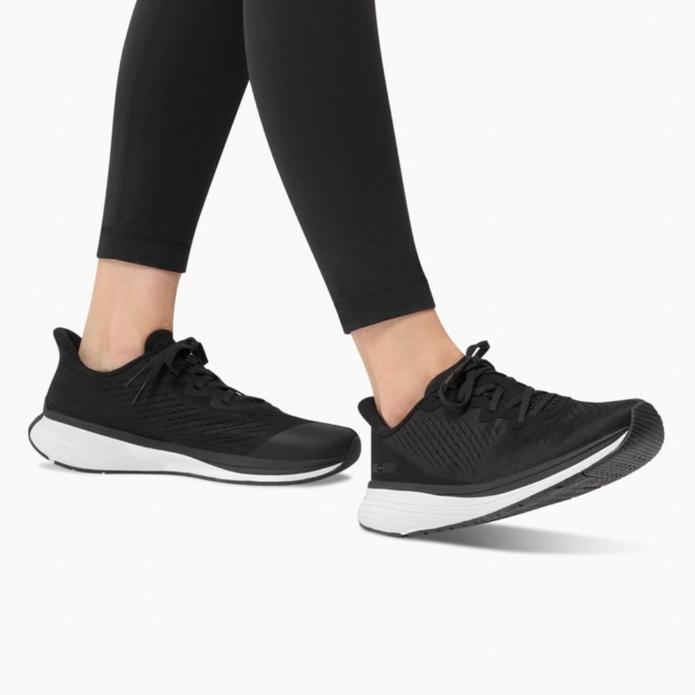 NIB Lane Eight Relay Trainer Sneaker Size 6 MSRP $150 Shadow